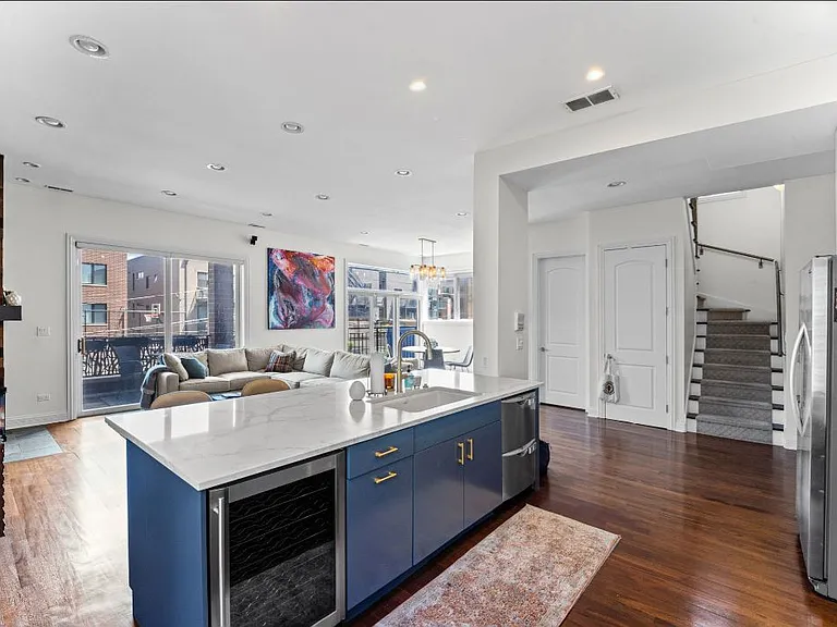 831 N Paulina St #2E — Photo 7