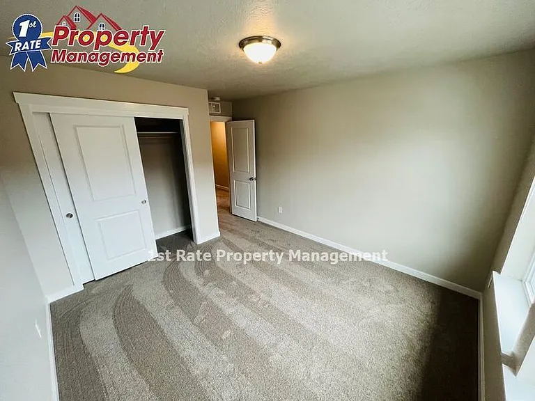 436 N Traquair Ln — Photo 11