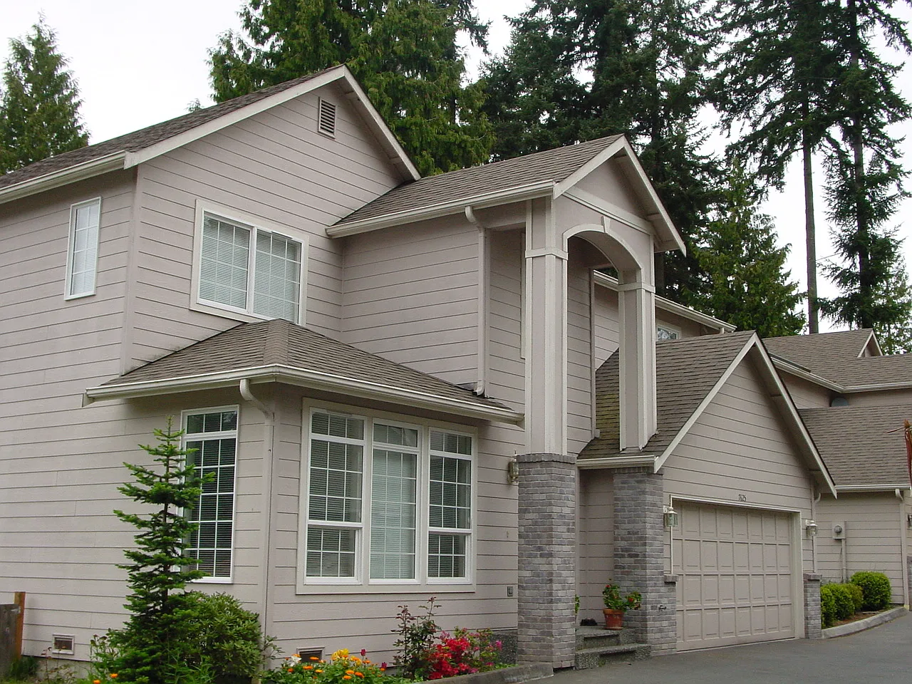 4 bed, 2.5 bath, 1802 sqft, $3,300 — Photo 1