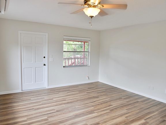 3rd image of 407 Monterey Blvd NE