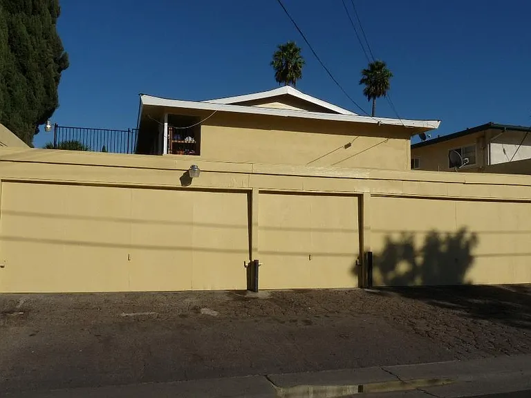10515 Sylvan St — Photo 15