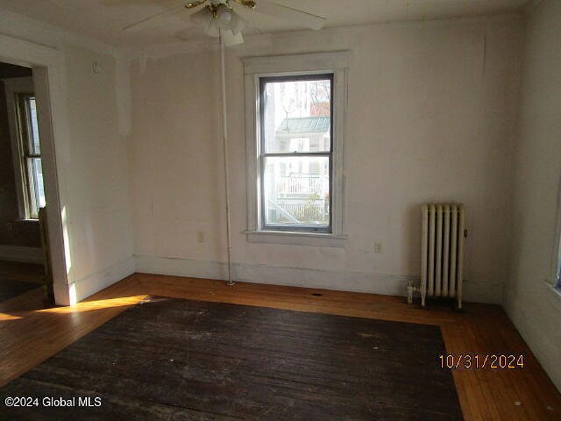 3rd image of 11 Adams Street