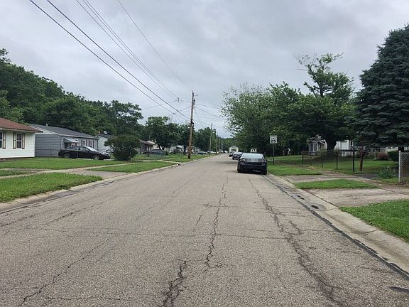 5th image of 3174 Laverne Dr