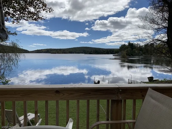 703 Lake Shore Dr, Hewitt, NJ 07421