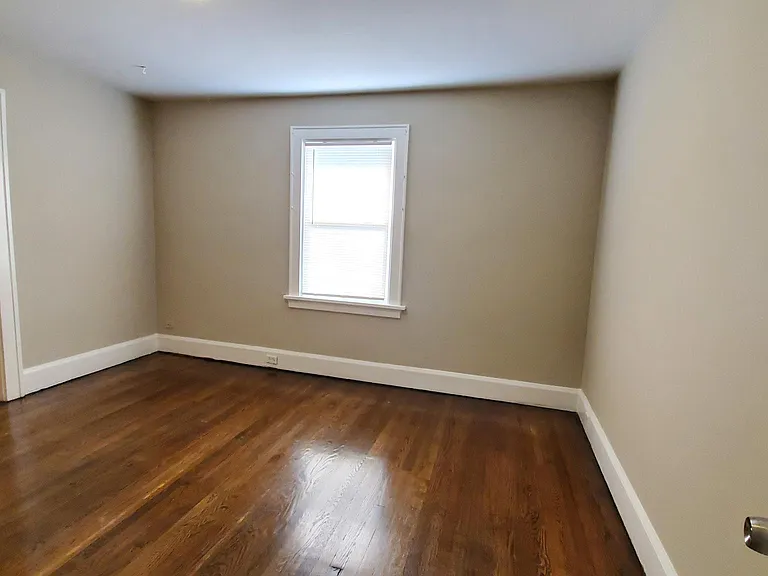 703 Riddle Rd — Photo 4