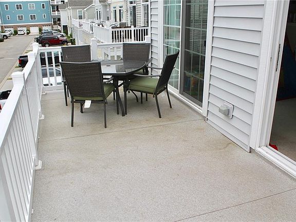 5th image of 4126 Seafarer Ave