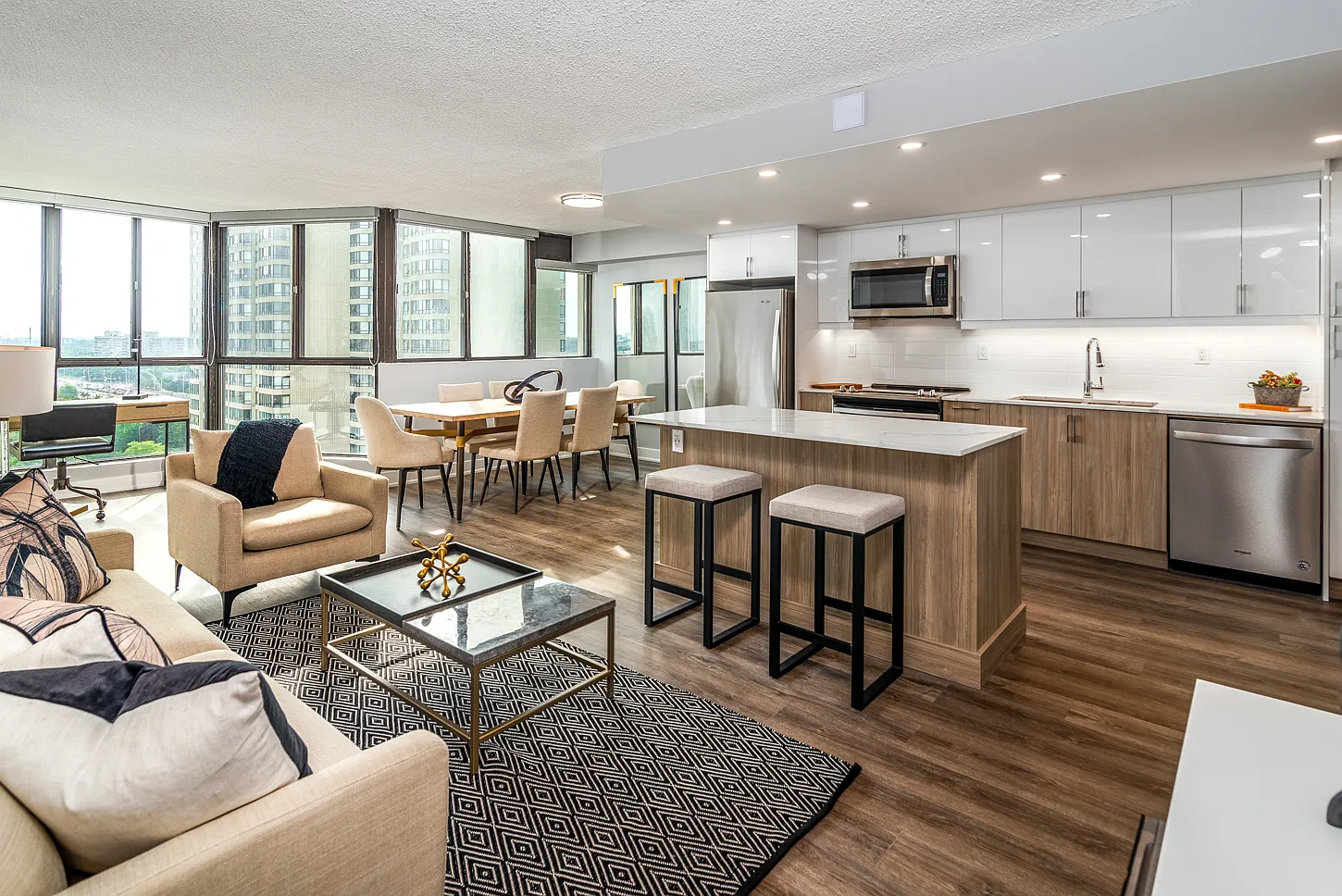 8 Silver Maple Court — Photo 1