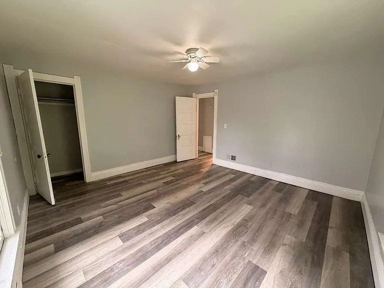 3915 Lockwood Ave — Photo 4