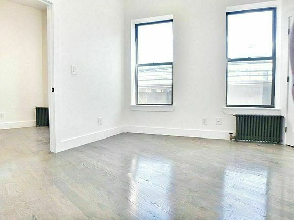 4th image of 53-23 Roosevelt Ave #2M