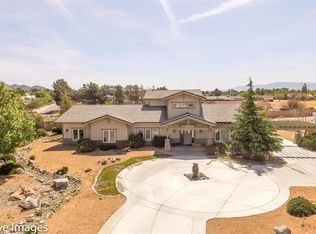 17992 Mondamon Rd, Apple Valley, CA 92307