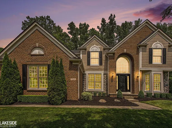 25986 Glenmoor, Novi, MI 48374