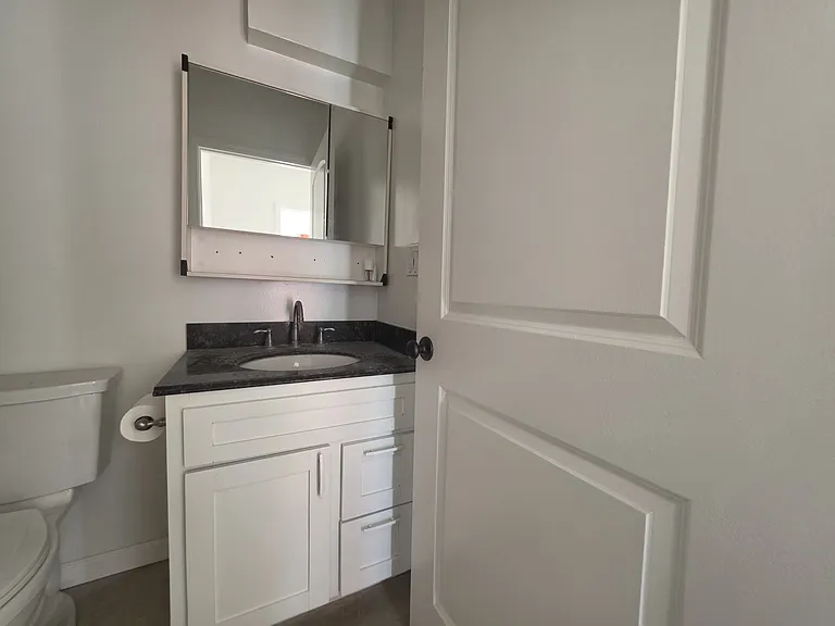 1038 Raymond Ave — Photo 9