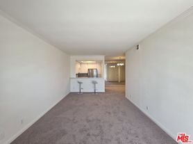 8505 Gulana Ave, Playa Del Rey, CA
