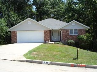 828 Troy Dr, Jefferson City, MO 65109