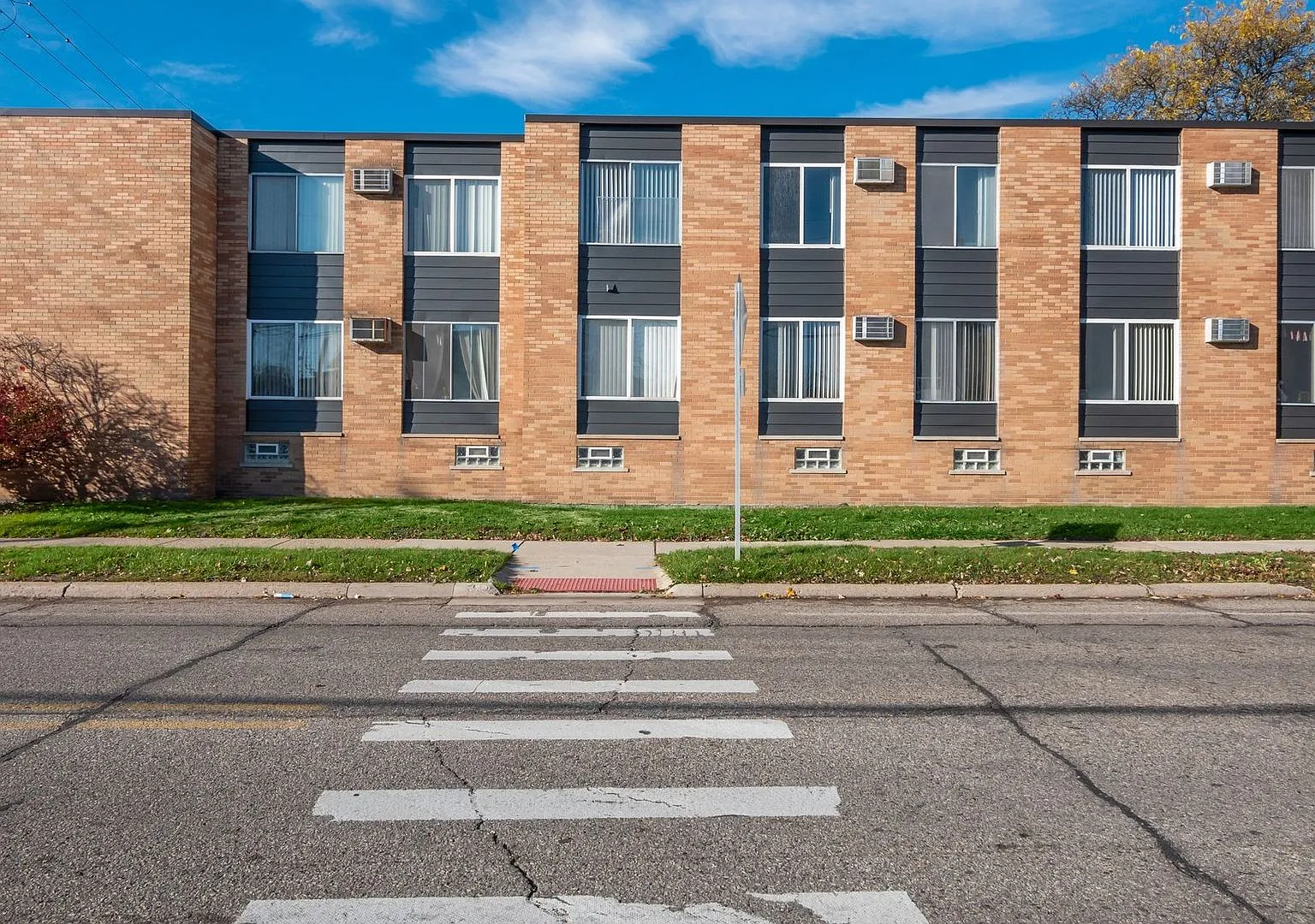 Vester Apartments — Photo 1