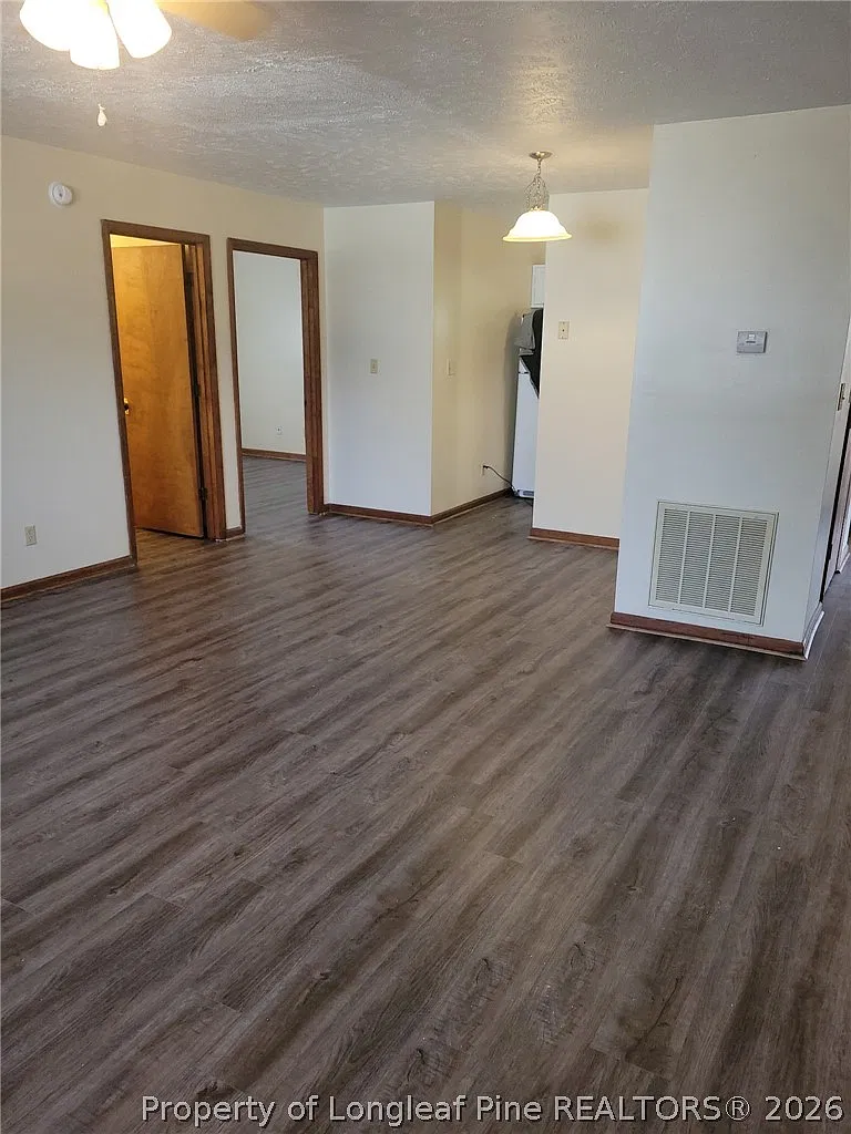 2 bed, 1.0 bath, $725 — Photo 2