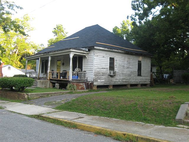 1st image of 833 Peasley St