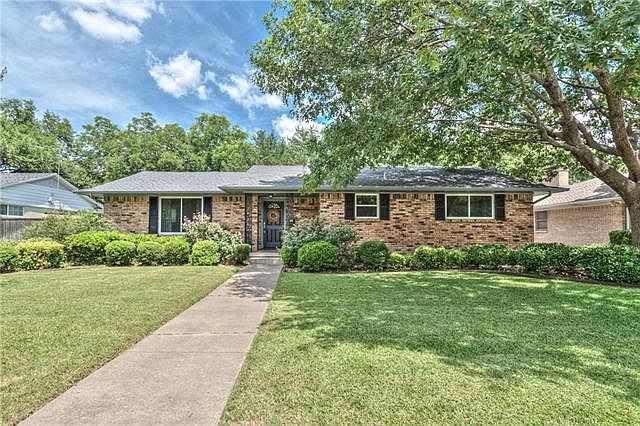 1st image of 404 Saint Lukes Dr