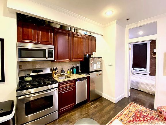 3rd image of 239 E 58th St APT 3H