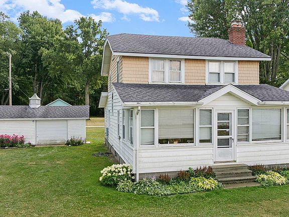 5th image of 156 N Russell Dr