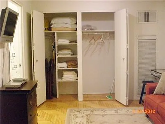Rented by R New York | media 16