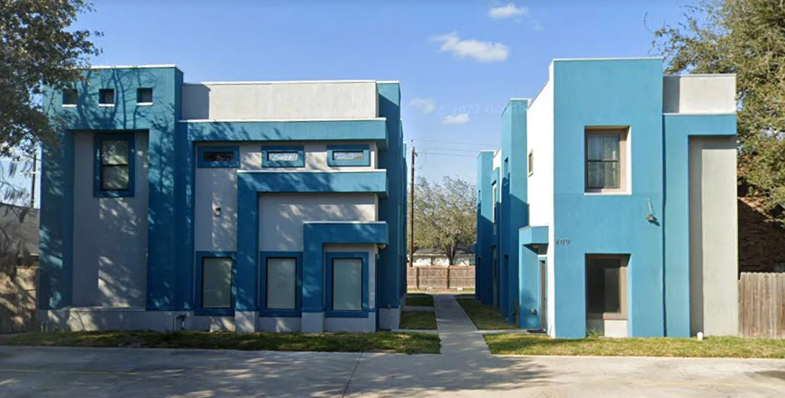 2 bed, 2.5 bath, 5827 sqft, $990 — Photo 1