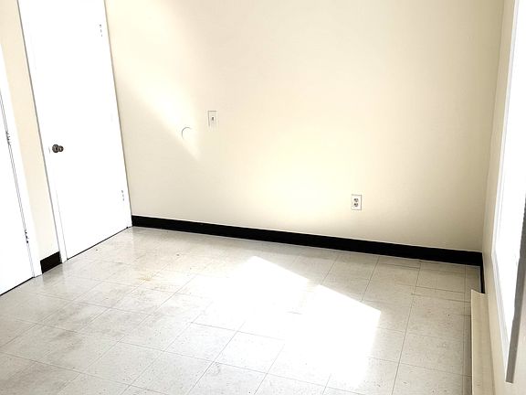 2nd image of 12 Knox St #4