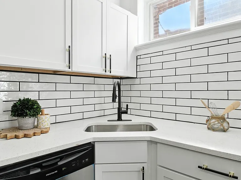 6451 S Kingshighway Blvd — Photo 12