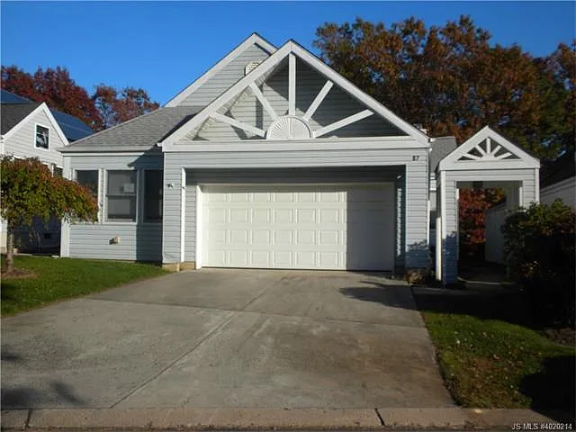 87 Deerfield Dr photo 1