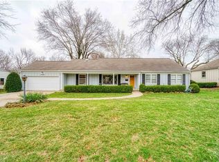 4200 W 99th St, Overland Park, KS 66207
