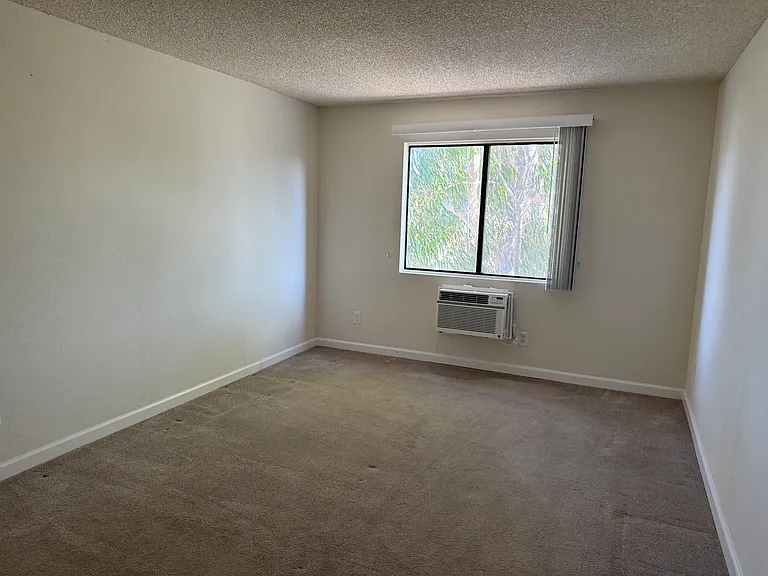 18530 Hatteras St #313 — Photo 9