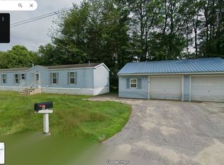 6 No Name St, Norway, ME 04268