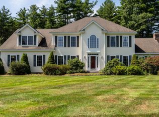 15 Karolina Ln, Bedford, NH 03110