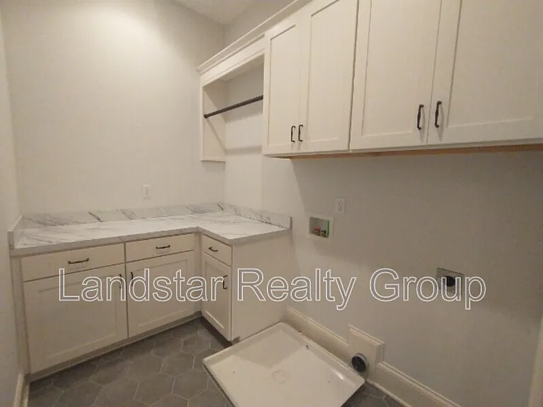 10514 Meeting St #201 — Photo 23