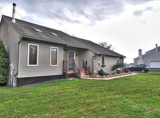 1375 Perry Dr, Denver, PA 17517