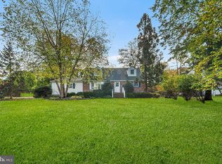 13 Lopatcong Dr, Ewing, NJ 08638