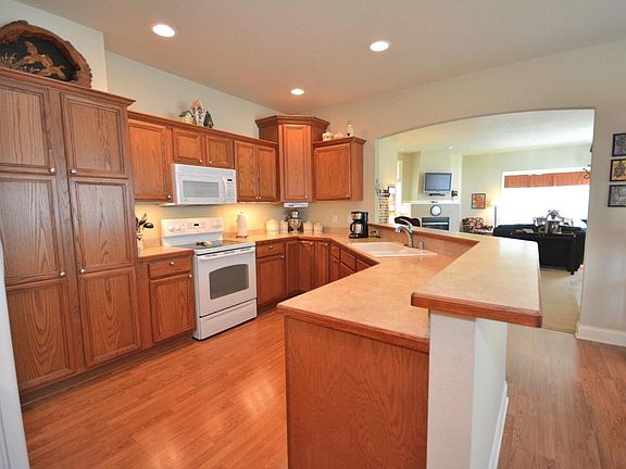 5th image of N59W17725 Meadow Ct