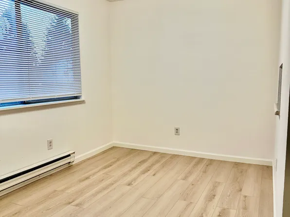 4421 76th Ave W, University Place, WA 98466