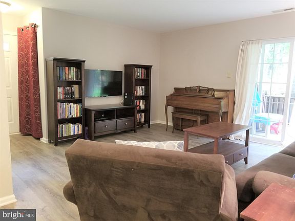 4th image of 1303A Yarmouth Ln #1303