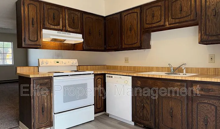 25 Royal Crest Dr #A — Photo 6