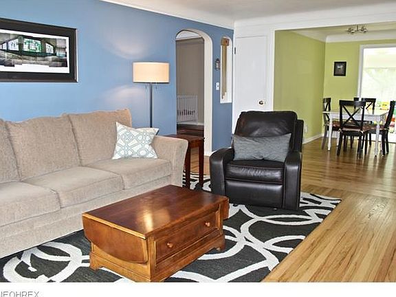 2nd image of 437 Parkside Dr