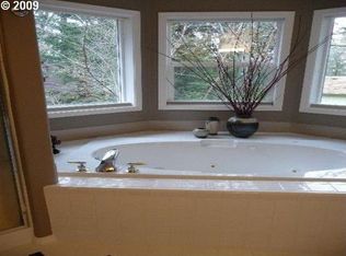 2900 Wembley Park Rd, Lake Oswego, OR 97034