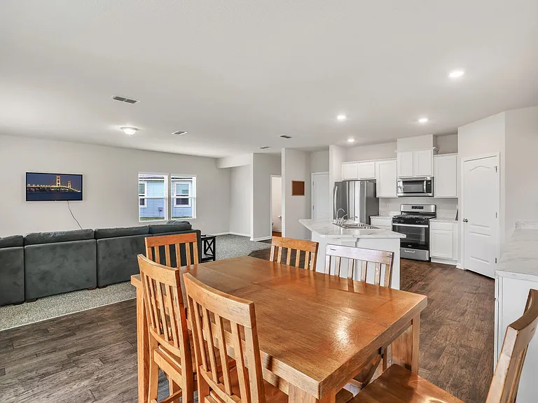 339 Albacete Rd — Photo 5