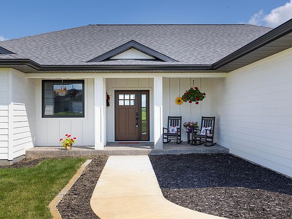 4th image of 23554 Cardinal Dr