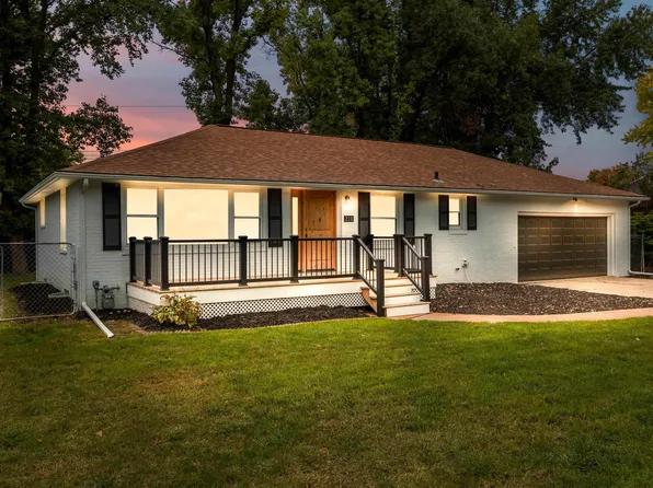 210 Julian Ave, East Peoria, IL 61611