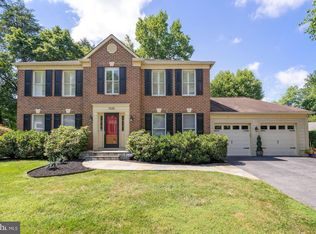 1122 Halesworth Dr, Rockville, MD 20854