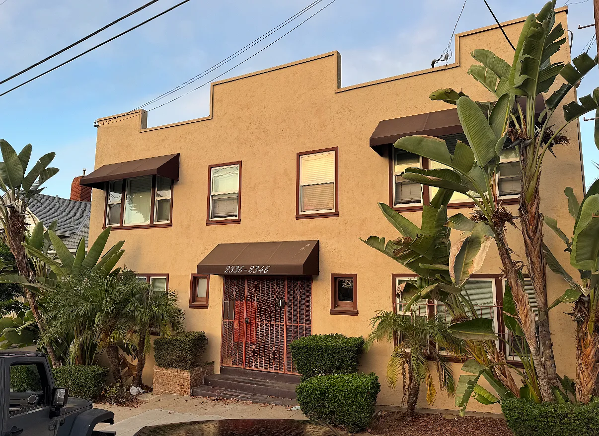 3 bed, 900 sqft, $3,500 — Photo 3