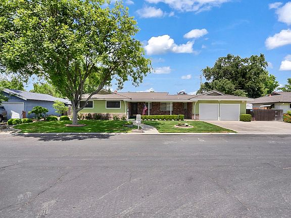 2nd image of 301 Robin Hood Dr