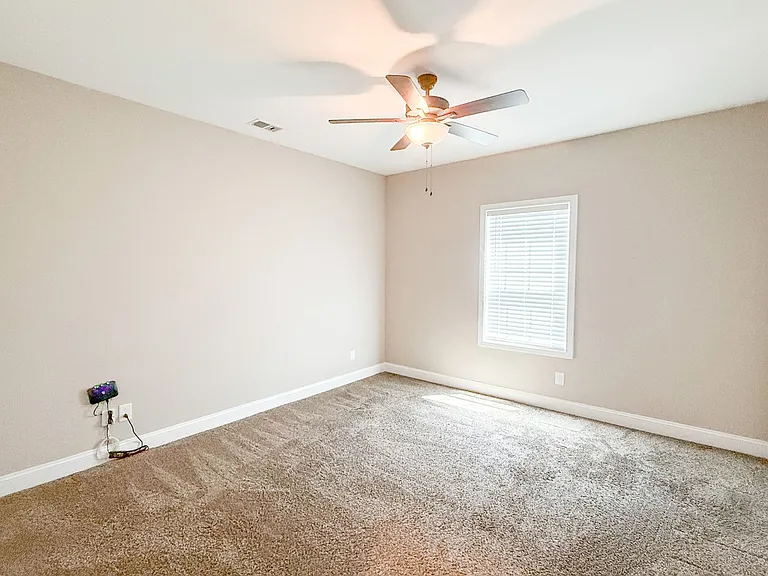 350 Dugger Dr — Photo 17