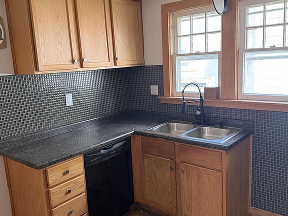 4th image of 610 Dryden Dr